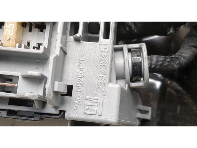 Блок предохранителей  GMC Terrain 2017-2024      22923945   