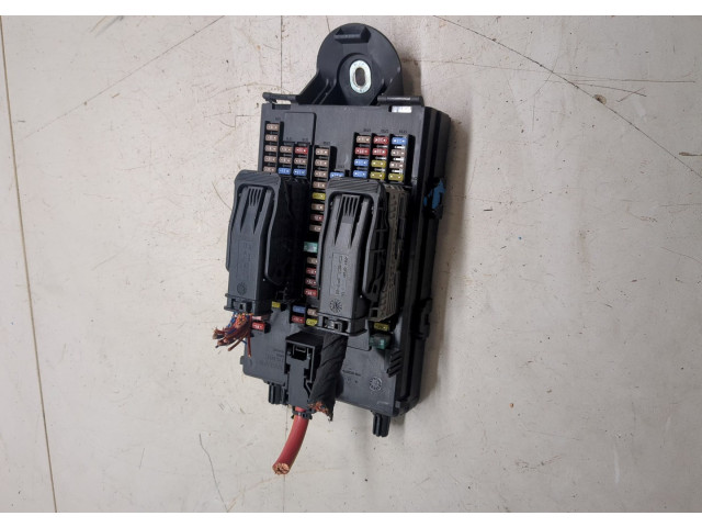 Блок предохранителей  Volvo XC90 2014-2019      32209198   