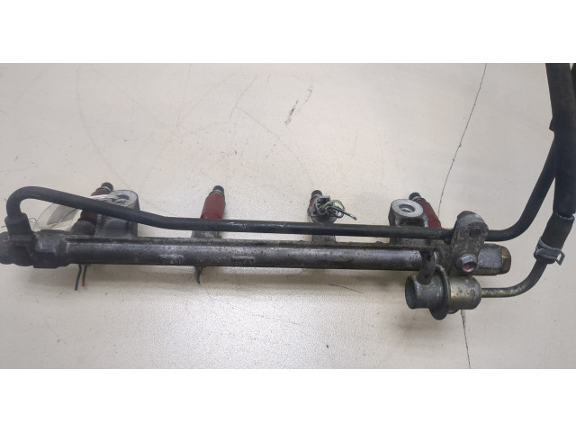 Форсунка топливная  Suzuki Jimny 1998-2012    1570081820, 1571052G00     