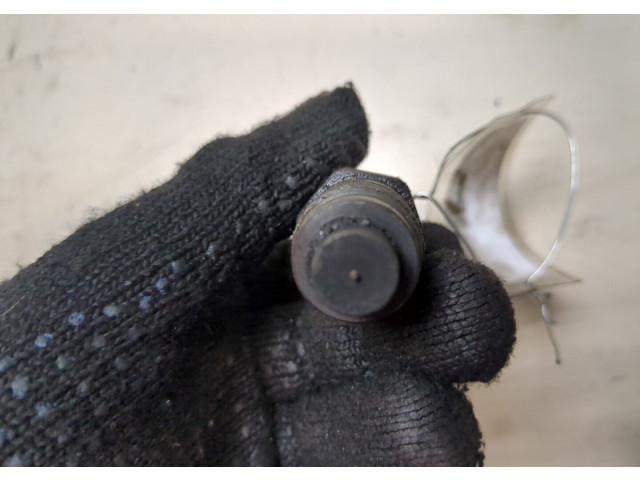 Форсунка топливная Mitsubishi Montero Sport / Pajero Sport 1996-2008