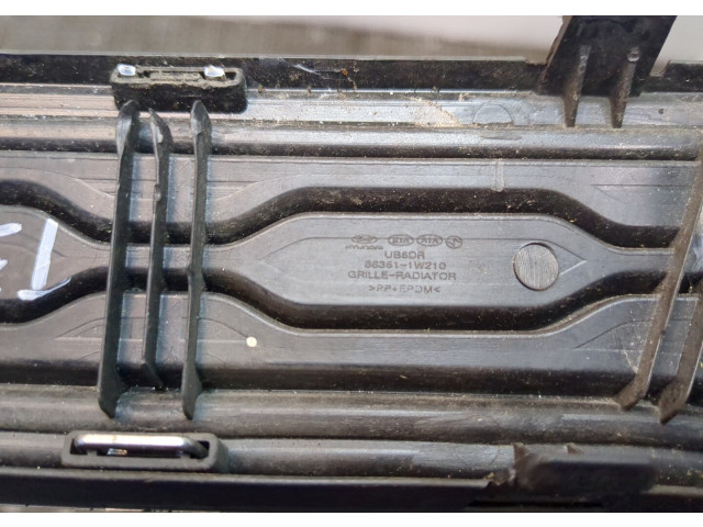 Решетка радиатора  KIA Pride 2011-2017          1.4 