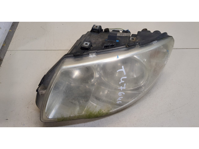 Фара передняя  Chrysler Voyager 2001-2007 левая 