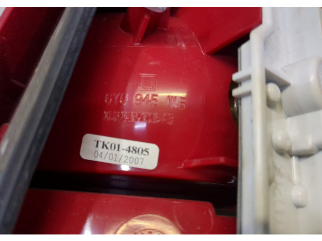 Задний фонарь     6Y6945111C   Skoda Fabia 2004-2007 