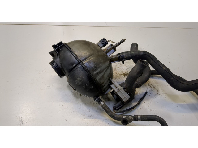 Бачок расширительный Mercedes E W212 2009-2013 A2045000749 2.1