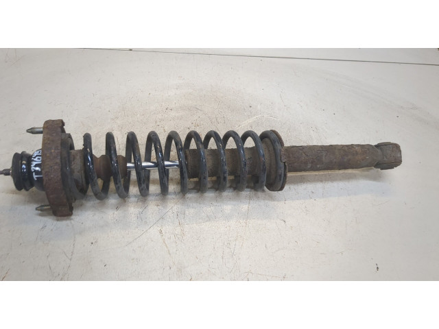 Стойка амортизатора Mitsubishi Carisma MR913122, M818685 1.6 бензин