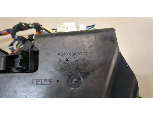 Блок предохранителей  Mercedes A W176 2012-2018      A2466840337   