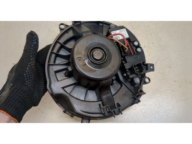 Моторчик печки Skoda SuperB 2015-