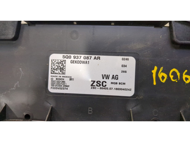 Блок предохранителей  Volkswagen Jetta 7 2018-           1.4