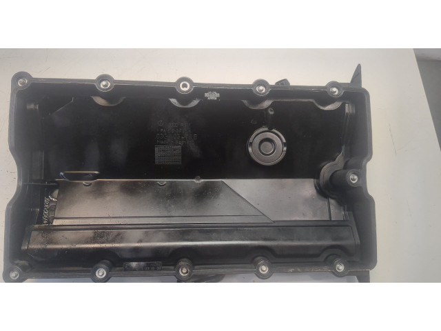 Клапанная крышка двигателя ДВС  Audi A4 (B7) 2005-2007      