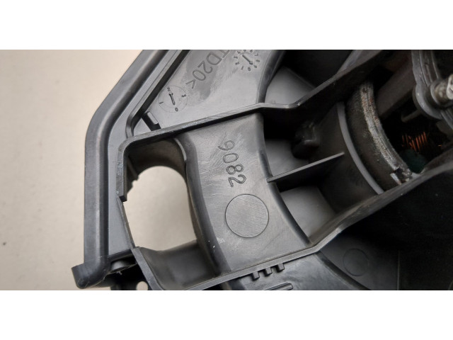 Моторчик печки Audi A6 (C6) 2004-2011 4F0820020A 4F0820020A