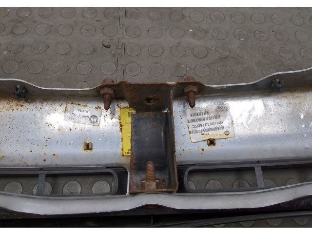 Бампер Chevrolet Tahoe 1999-2006 передний 1002376DSC