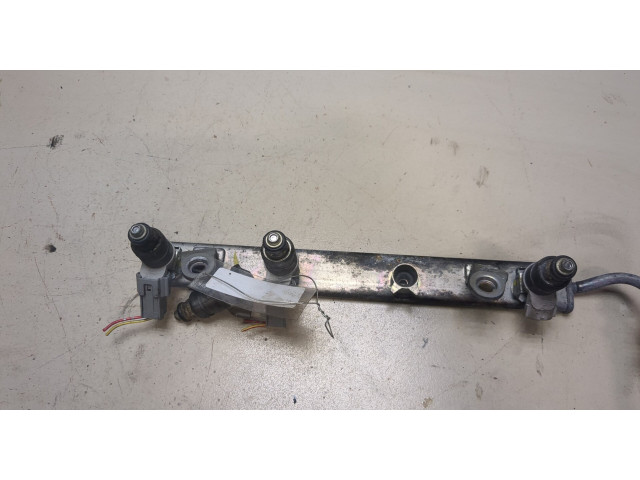 Форсунка топливная Mitsubishi Colt 2008-2012 MR988977, MN143973