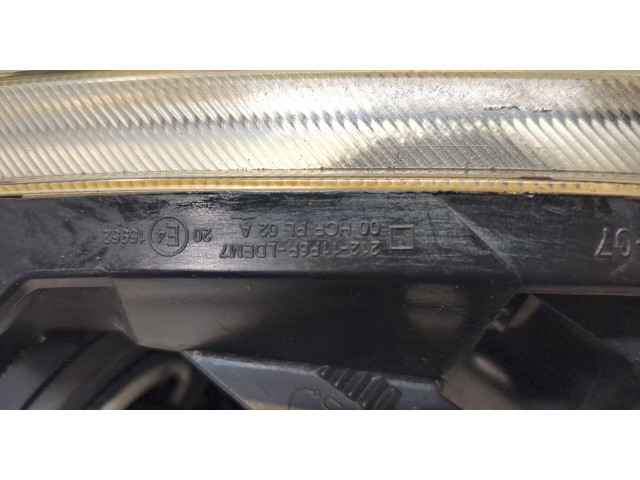 Фара передняя  Toyota Prius 2009-2015 левая 