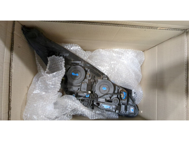 Фара передняя Peugeot 5008 2009-2016 левая