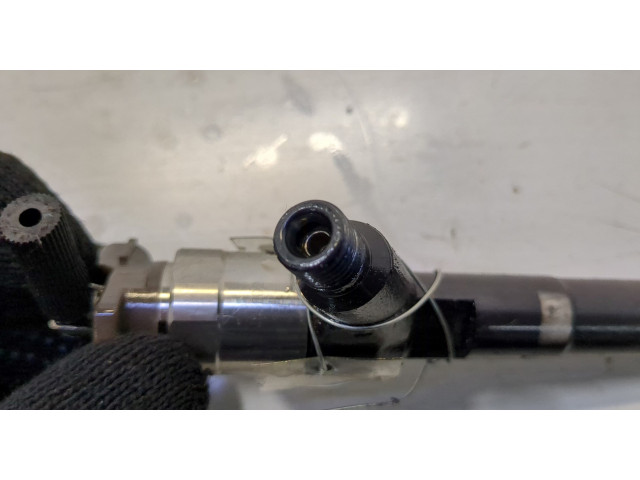 Форсунка топливная  Opel Meriva 2010-    55570012     