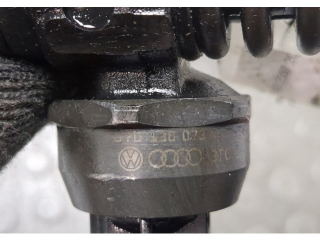 Форсунка топливная  Volkswagen Touareg 2002-2007    070130073N     