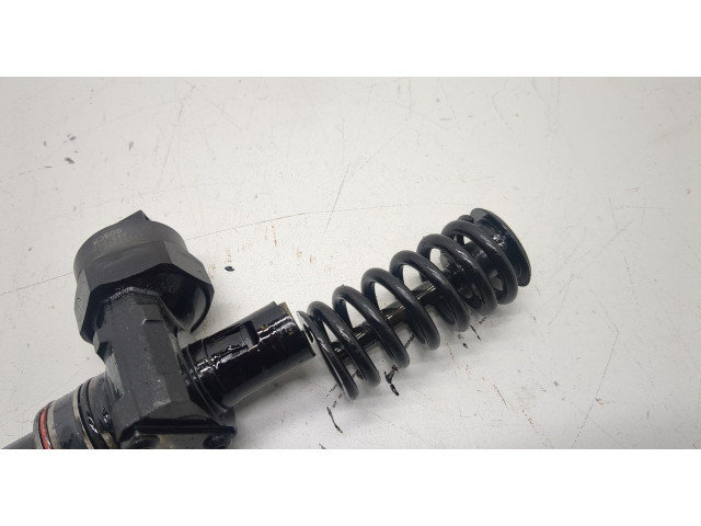 Форсунка топливная Skoda Fabia 1999-2007 038130073AJ, 038130079CX