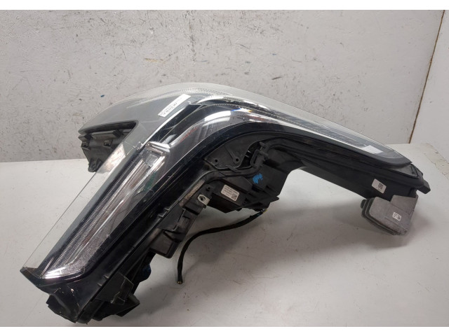 Фара передняя  Cadillac XT4 левая 