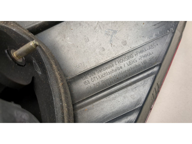 Задний фонарь          