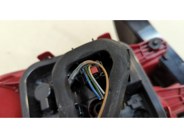 Задний фонарь          