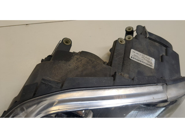 Фара передняя Volkswagen Caddy 2004-2015 левая