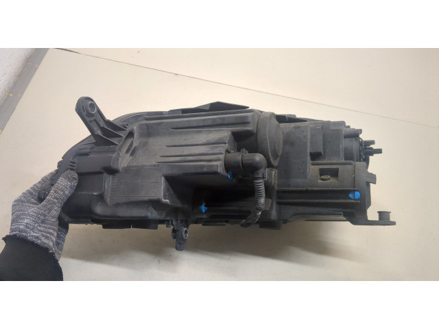 Фара передняя  Volkswagen Passat 7 2010-2015 Европа правая 
