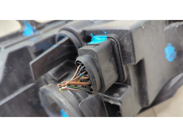 Фара передняя  Volkswagen Golf 5 2003-2009 правая 