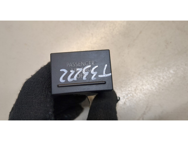 Дисплей бортового компьютера  Volkswagen Touareg 2002-2007 7l6919235b        