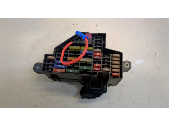 Блок предохранителей Volkswagen Golf 5 2003-2009