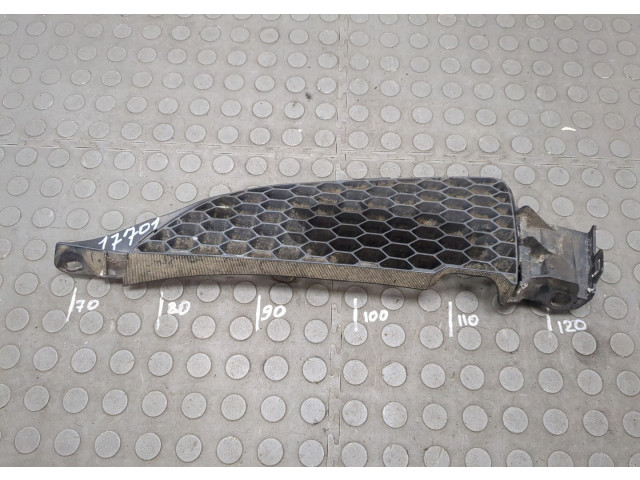 Решетка радиатора  Pontiac Vibe 1 2002-2008          5311301010