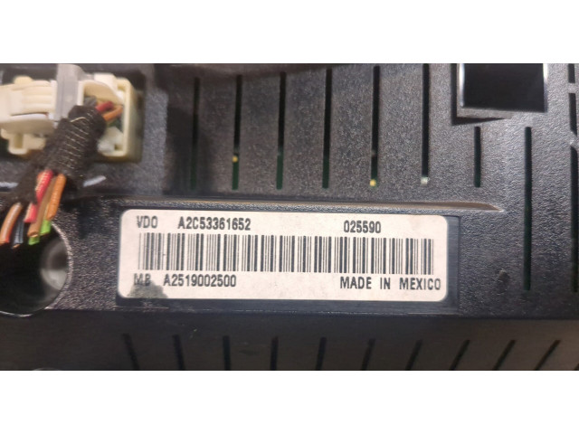 Панель приборов  Mercedes R W251 2005-       A2519002500     