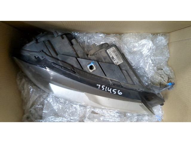 Фара передняя  Volkswagen Passat 7 2010-2015 Европа правая 