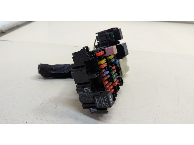 Блок предохранителей  Skoda Kodiaq 2016-2025      5Q0937615C   