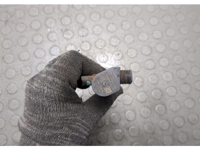 Форсунка топливная  Chevrolet Orlando 2011-2018         