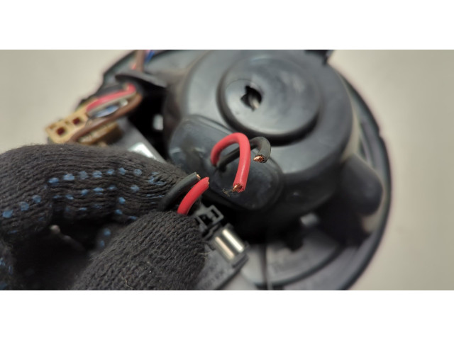 Моторчик печки Skoda Yeti 2009-2018 3C0907521F 3C0907521F