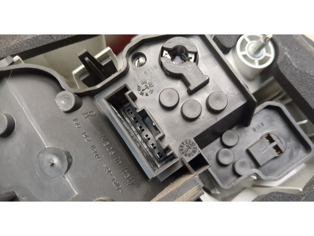 Задний фонарь