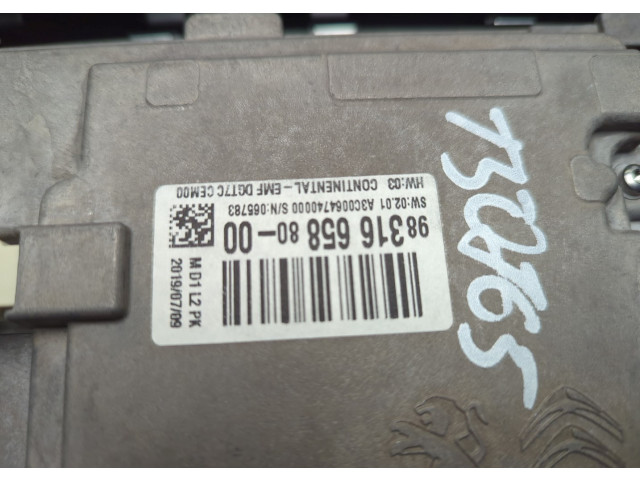 Дисплей бортового компьютера  Peugeot Expert 2016-2025 9831665880       