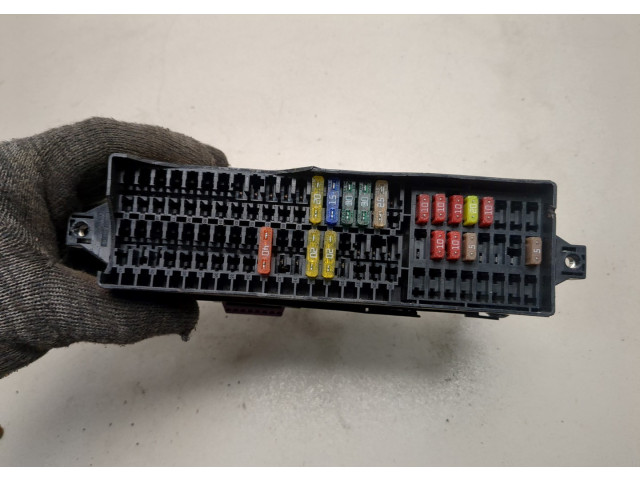 Блок предохранителей Volkswagen Golf Plus