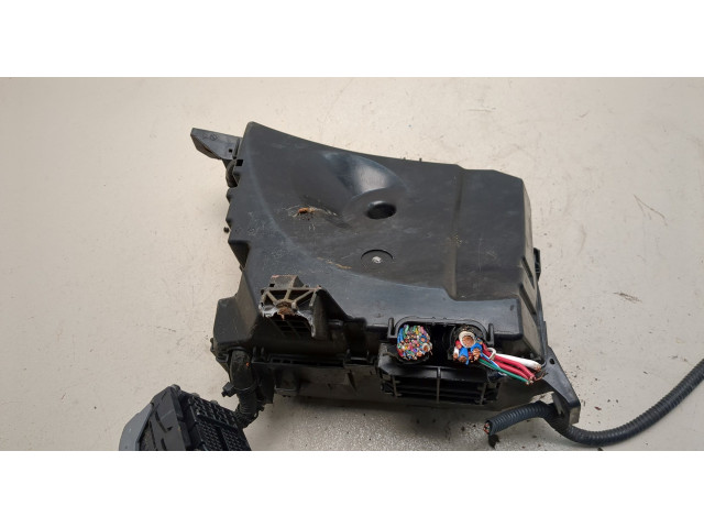 Блок предохранителей  Toyota Corolla E15 2006-2013      8274112110   