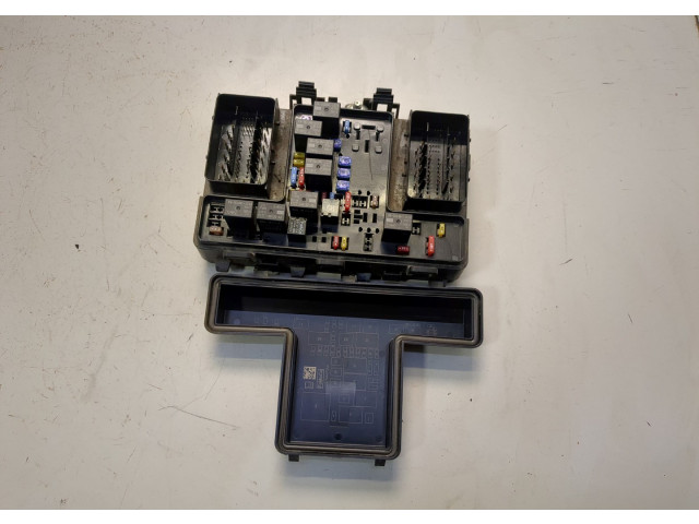 Блок предохранителей Lincoln MKZ 2016-2020 HQ9T14D068BC