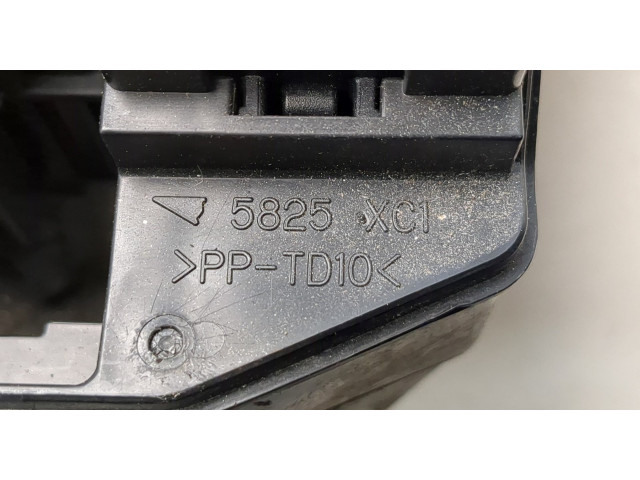 Блок предохранителей  Toyota Corolla E15 2006-2013         