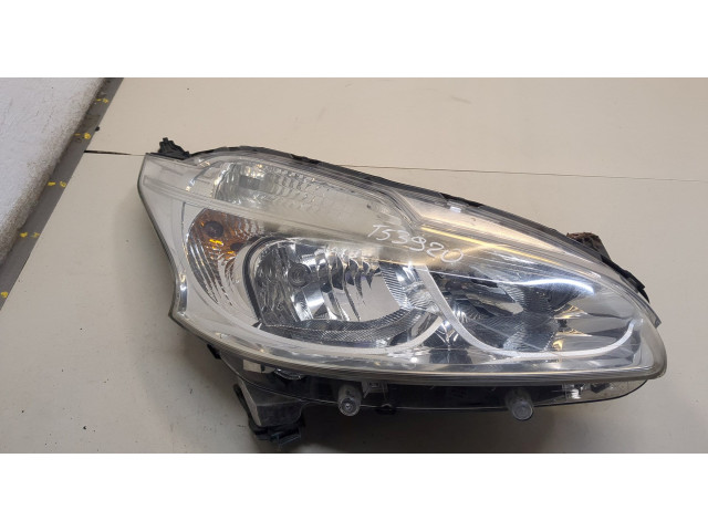 Фара передняя  Peugeot 208 2012-2019 правая 
