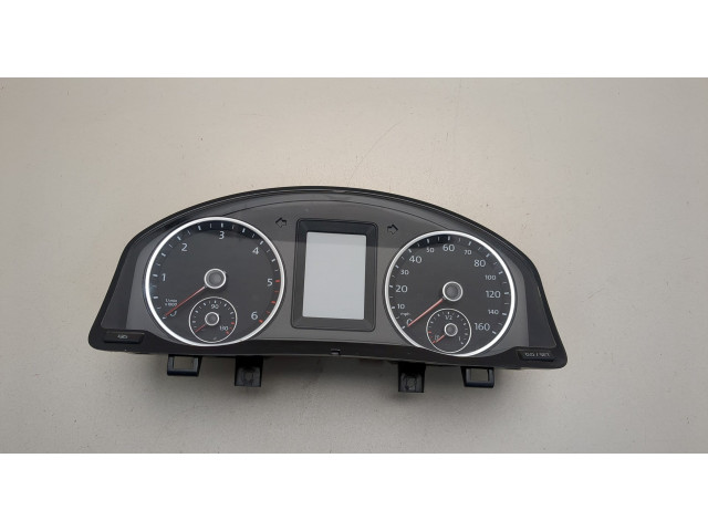 Панель приборов Volkswagen Tiguan 2011-2016 5N0920972D