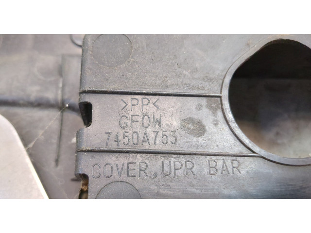 Решетка радиатора Mitsubishi Outlander 2015-2018 7450A638, 7450A753