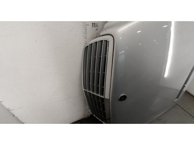 Решетка радиатора  Mercedes E W211 2002-2009          