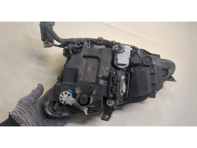 Фара передняя Lexus IS 2005-2016 правая