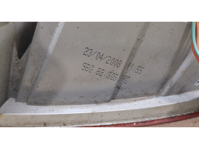 Задний фонарь