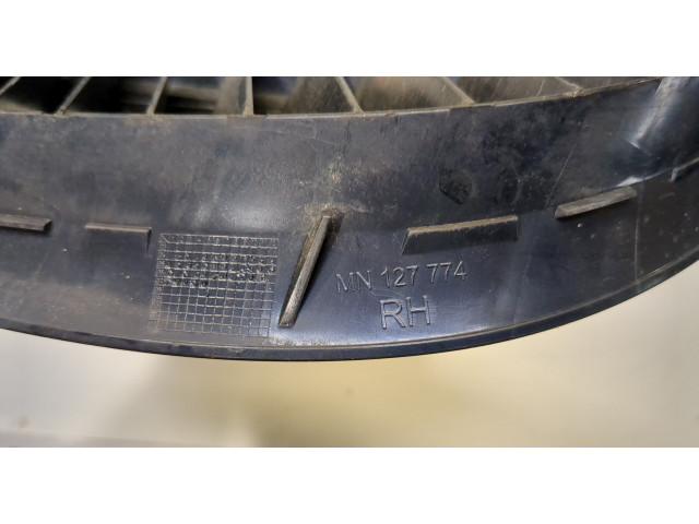 Решетка радиатора Mitsubishi Colt 2004-2008 1.1