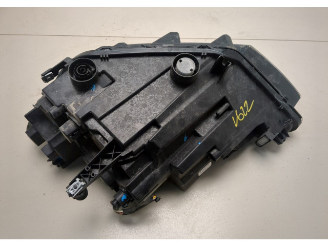 Фара передняя  Volkswagen Jetta 7 2018-2025 правая 