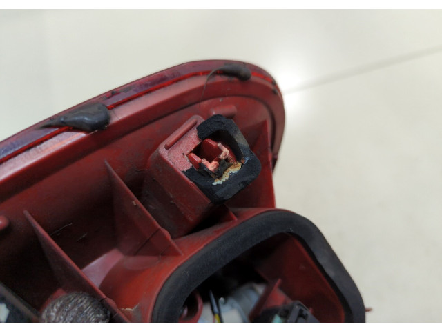 Задний фонарь          